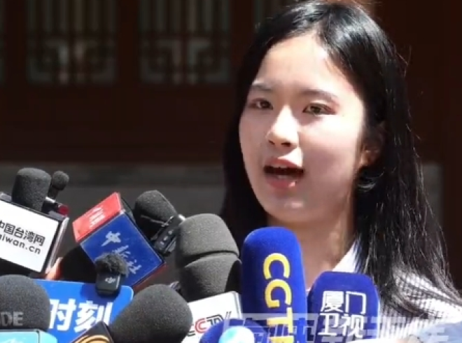 台湾青年参观莫高窟后感叹"东西文化交流的缩影"