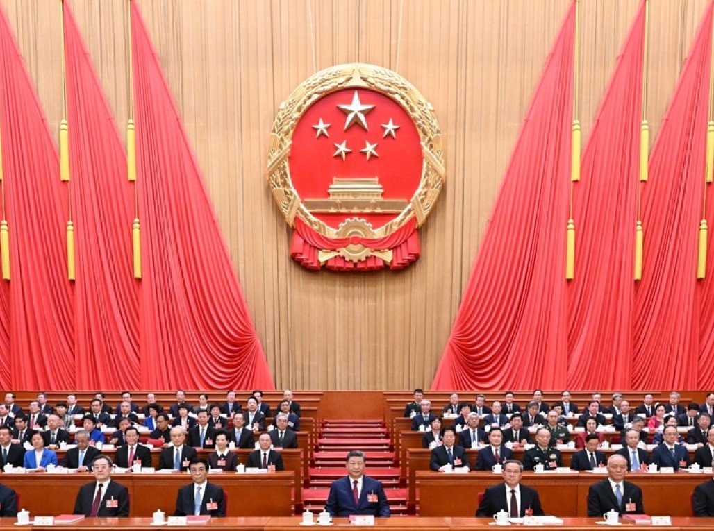 十四届全国人大四次会议在京闭幕