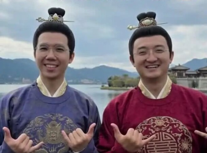 来祖庙祭祖，发现好朋友竞成兄弟？@李翔看世界