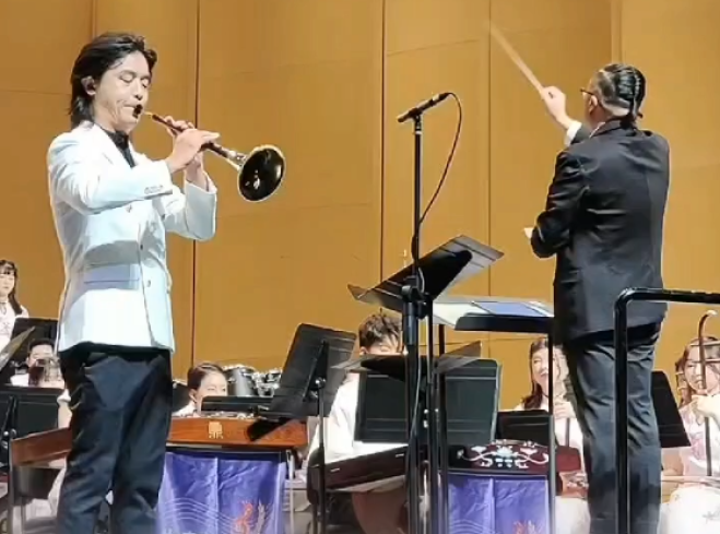 7月12日，&ldquo;丝路弦音&middot;乐动黄河&rdquo;陇沪台百名青少年音乐会，在兰州音乐厅顺利举办