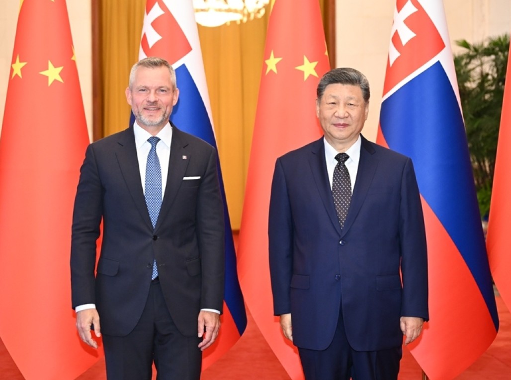 习近平同斯洛伐克总统佩列格里尼会谈