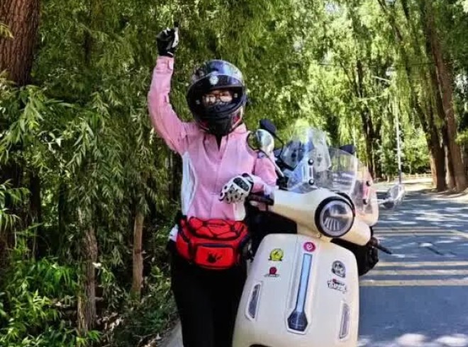 台湾人在甘肃被路边景色惊呆 这是黄土高坡的乡道