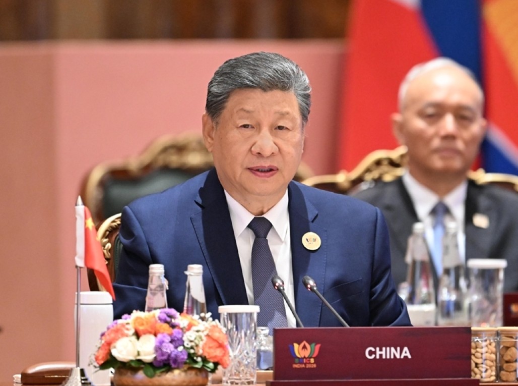 习近平出席金砖国家领导人第十八次会晤第二阶段会议并发表重要讲话